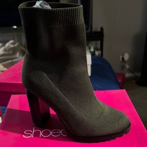 Army  green booties